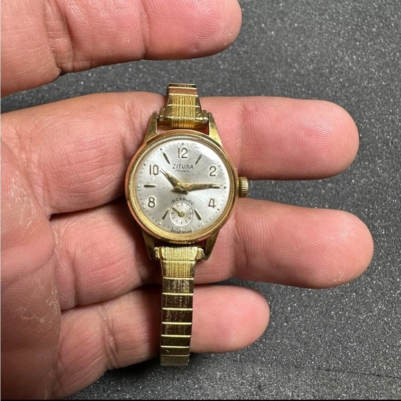 Vintage Zitura Ladies Watch 17 Rubis Incabloc Swiss Made Mechanical Wind Working - Picture 1 of 8